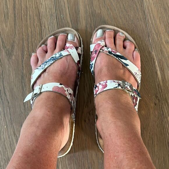 Madden Girl FLORAL Sandals - Picture 6 of 11